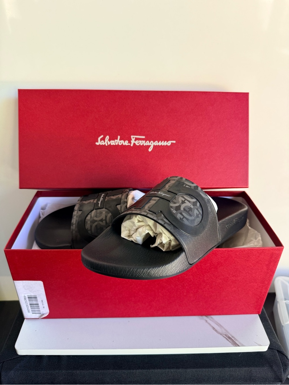 Salvatore Ferragamo Groove 6 Men slide sandals, Size 8
